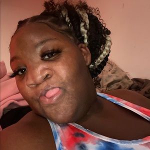 Meet your Posher, Natasha